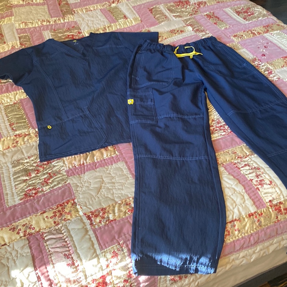 Wonderwink scrubs. Used, but great condition!!!